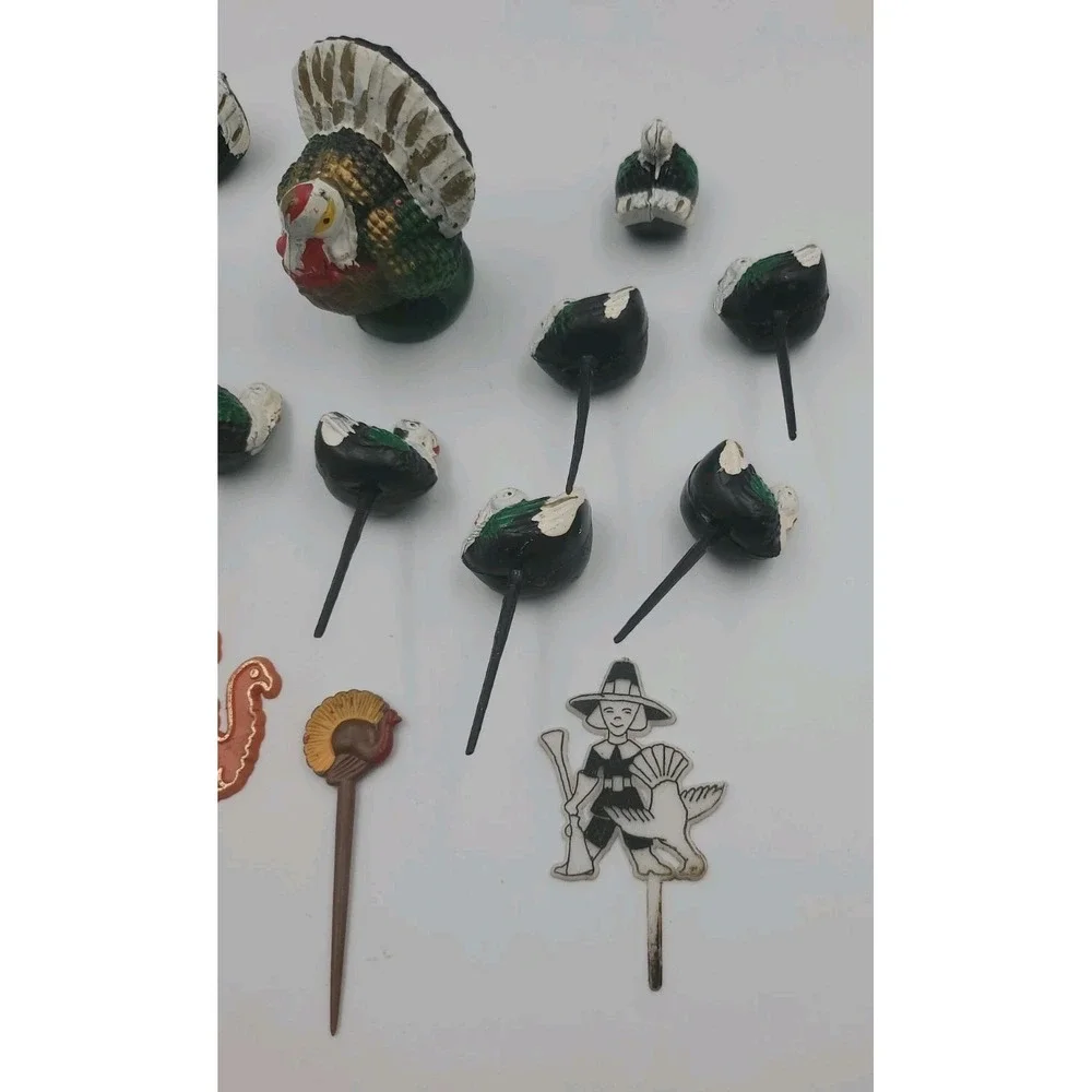VTG Thanksgiving Cake Toppers Cupcake Picks Lot Plastic Turkey Gobble Lot As Is